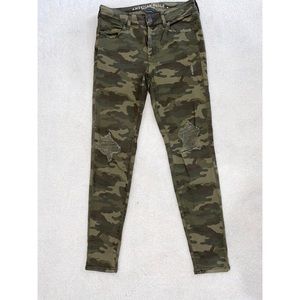 Never worn camo distressed jeggings